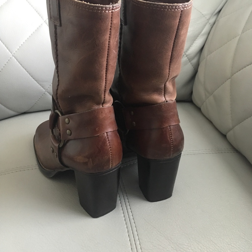 Mia Boots 👢 - Picture 3 of 7